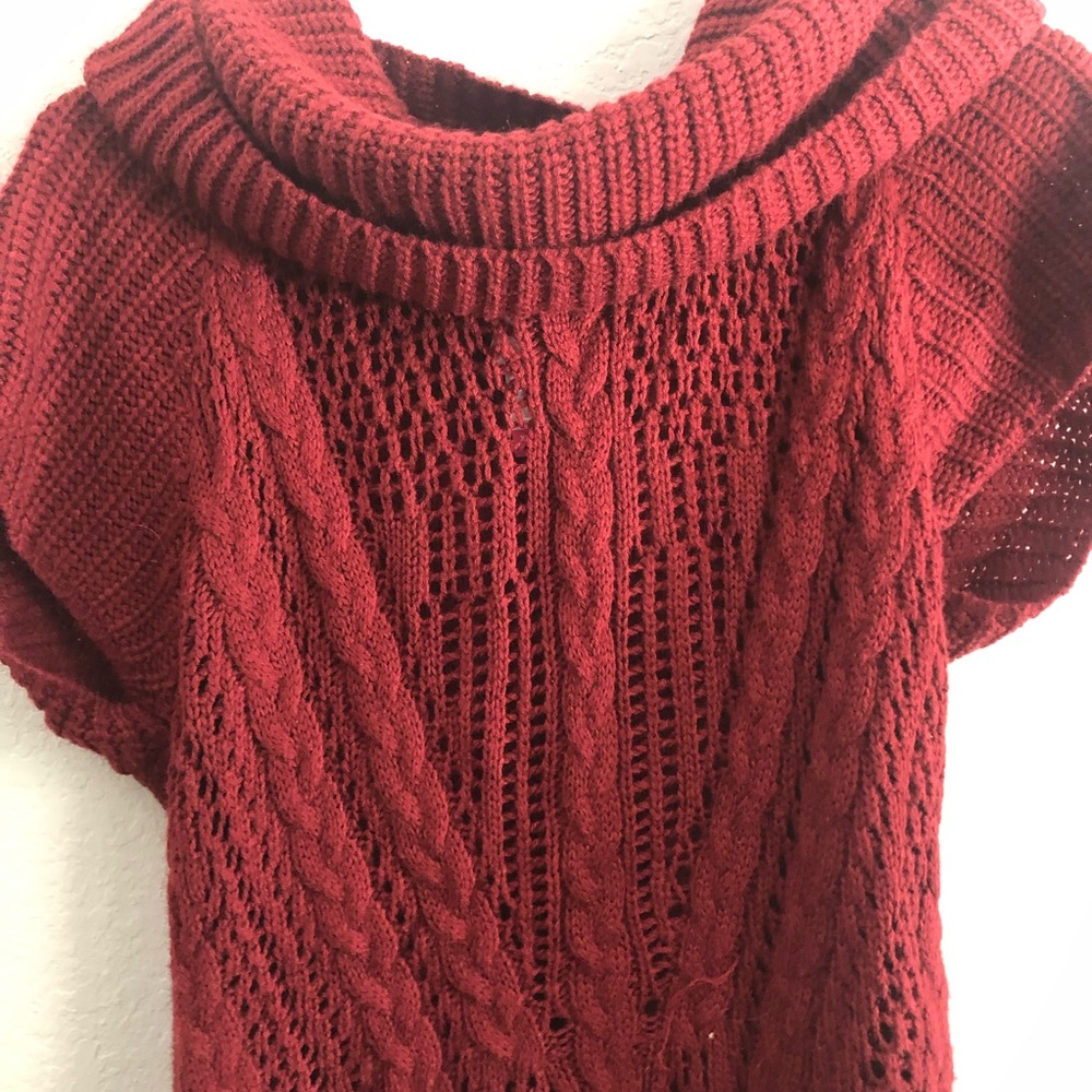 No Boundaries sweater in maroon is perfect for those in between weather days! - Picture 2 of 4